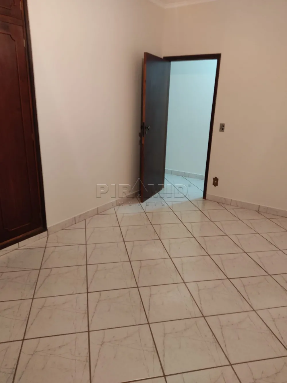 Alugar Casa / Padr&atilde;o em Ribeir&atilde;o Preto R$ 6.000,00 - Foto 7