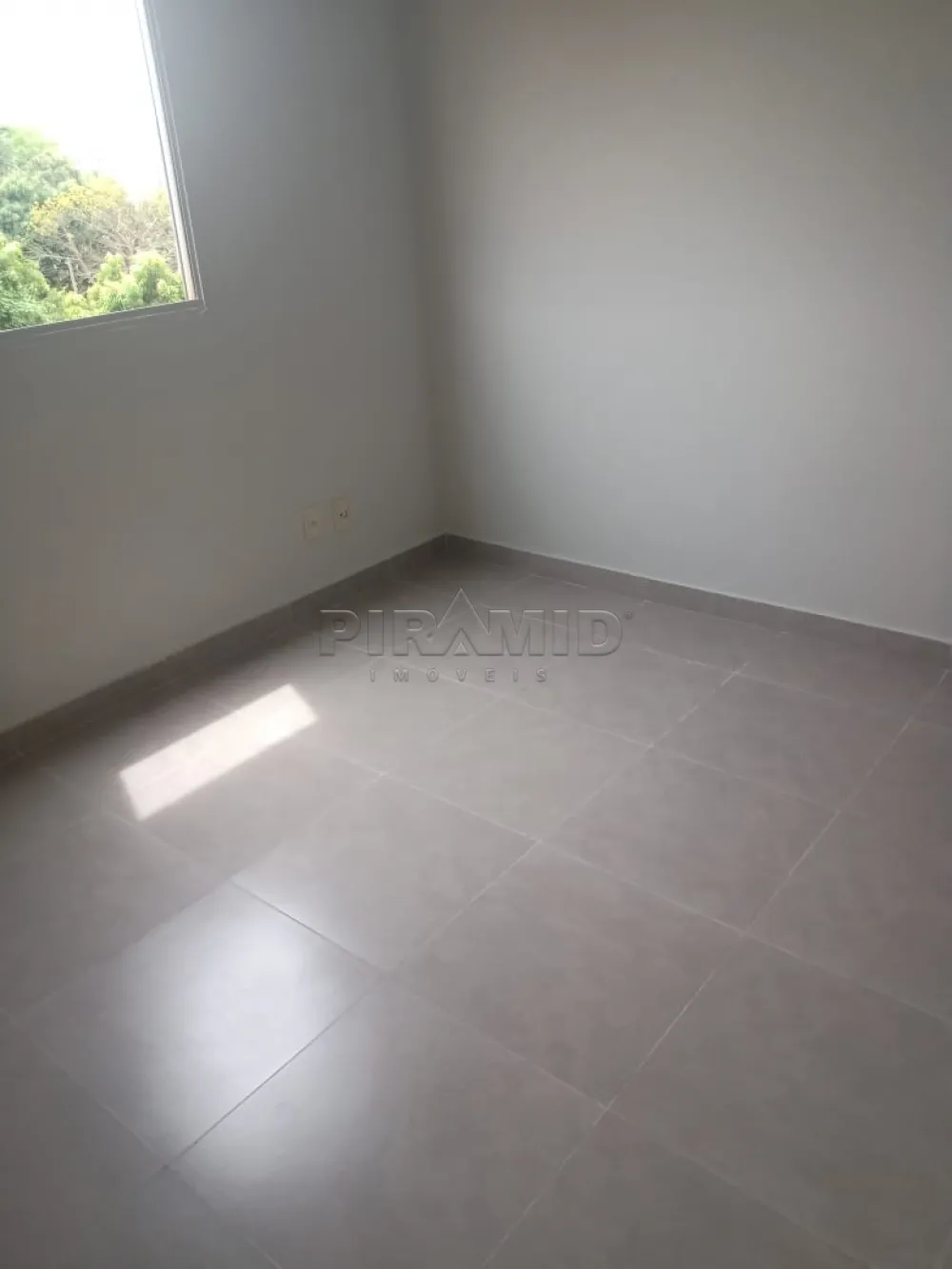 Alugar Apartamento / Padr&atilde;o em Ribeir&atilde;o Preto R$ 1.200,00 - Foto 5
