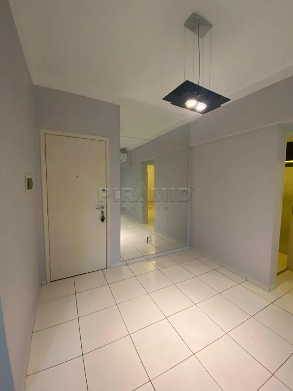 Alugar Apartamento / Padr&atilde;o em Ribeir&atilde;o Preto R$ 2.000,00 - Foto 2