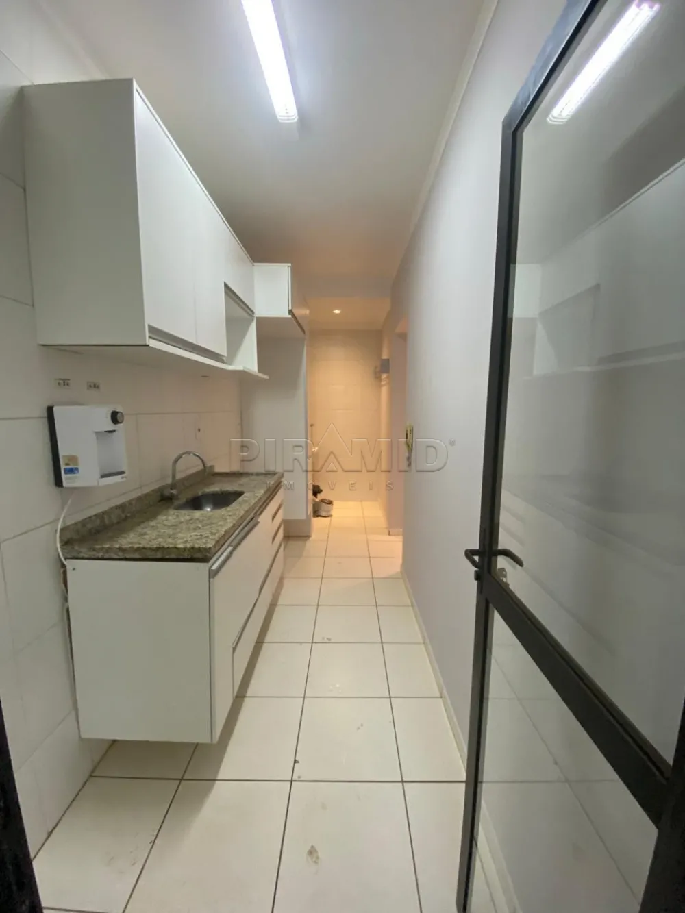 Alugar Apartamento / Padr&atilde;o em Ribeir&atilde;o Preto R$ 2.000,00 - Foto 8