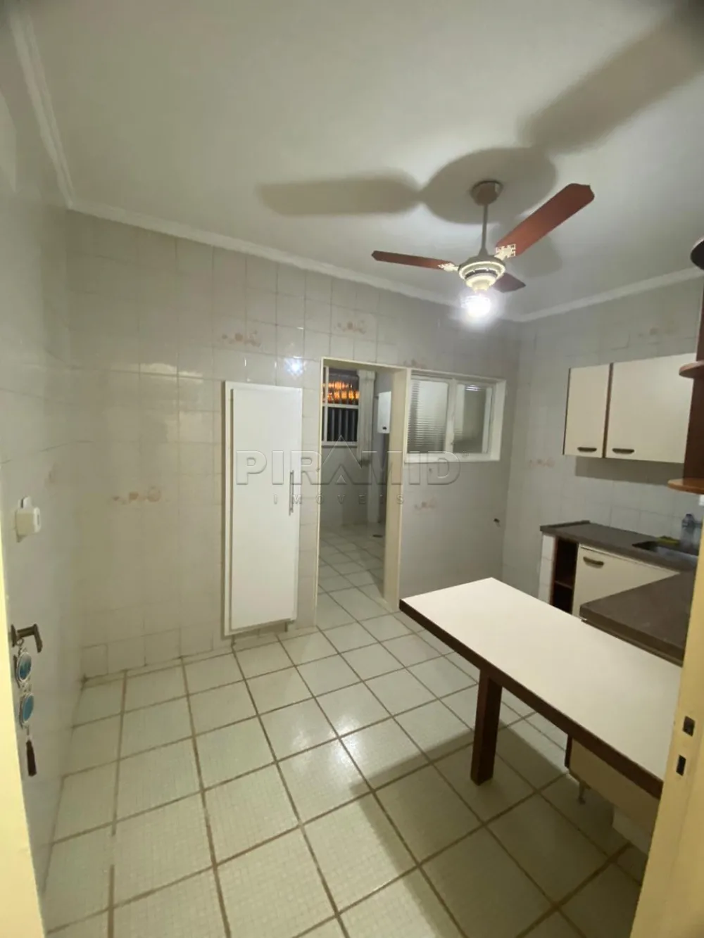 Alugar Apartamento / Padr&atilde;o em Ribeir&atilde;o Preto R$ 1.800,00 - Foto 14