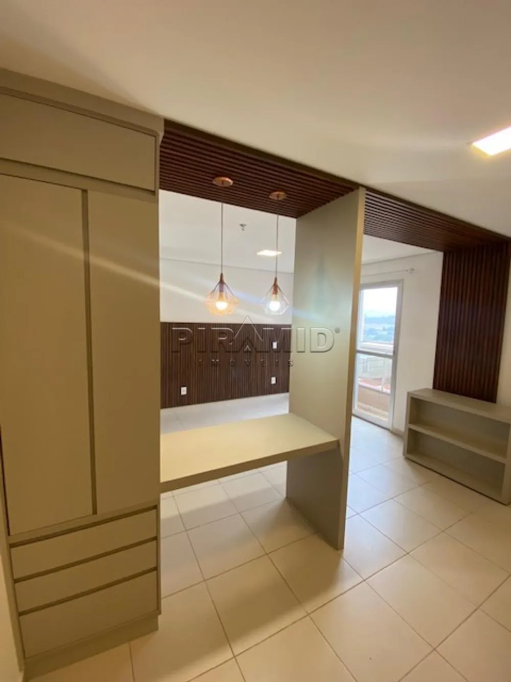 Alugar Apartamento / Padr&atilde;o em Ribeir&atilde;o Preto R$ 1.400,00 - Foto 4