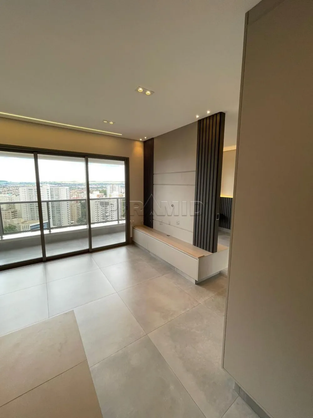 Alugar Apartamento / Padr&atilde;o em Ribeir&atilde;o Preto R$ 3.800,00 - Foto 2