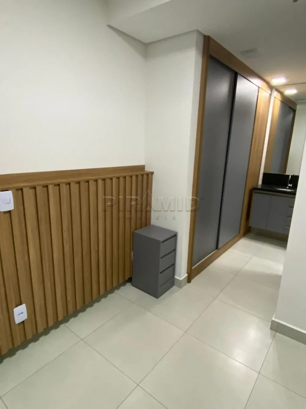 Alugar Apartamento / Padr&atilde;o em Ribeir&atilde;o Preto R$ 1.700,00 - Foto 6