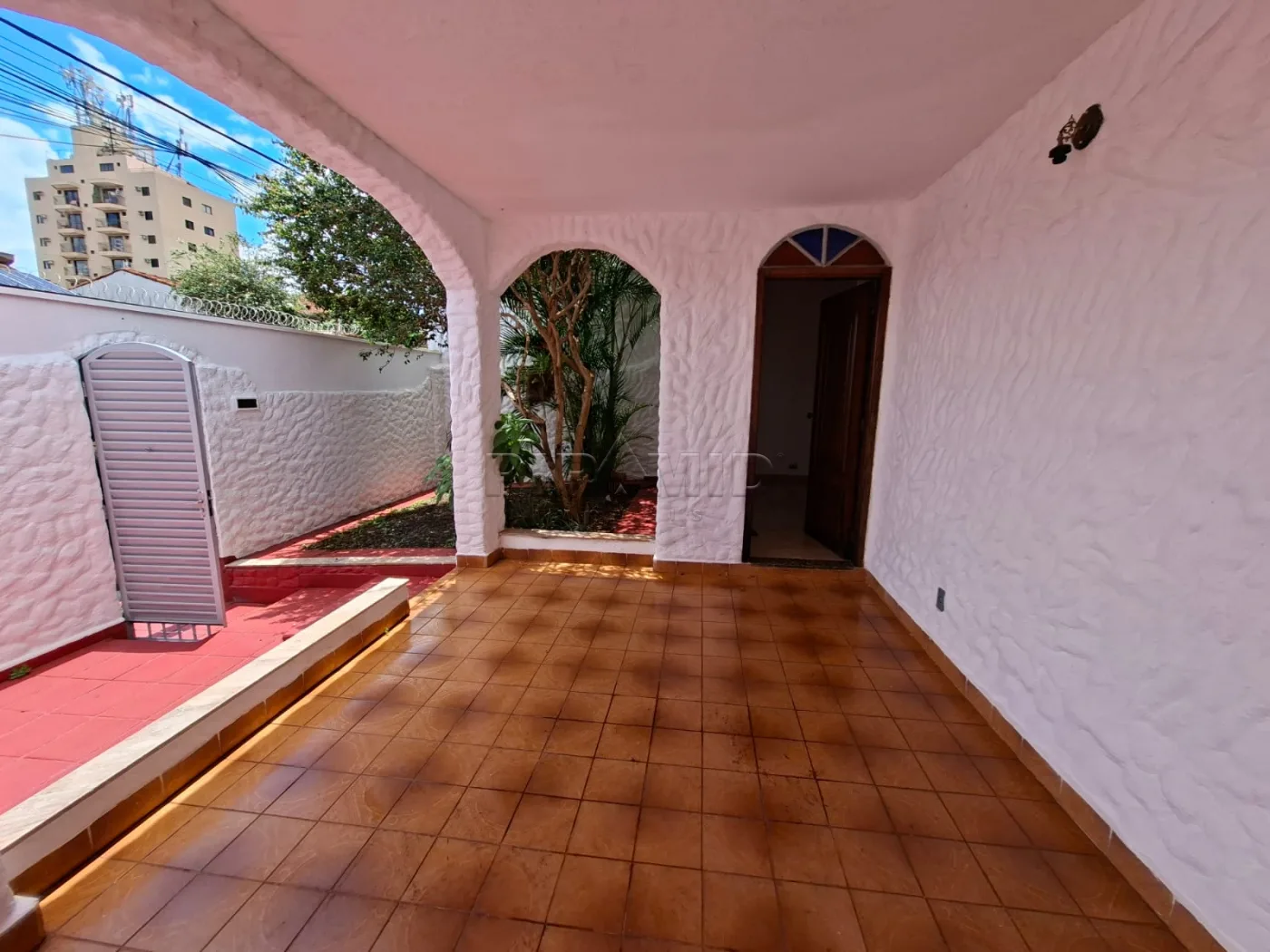 Alugar Casa / Padr&atilde;o em Ribeir&atilde;o Preto R$ 2.100,00 - Foto 2