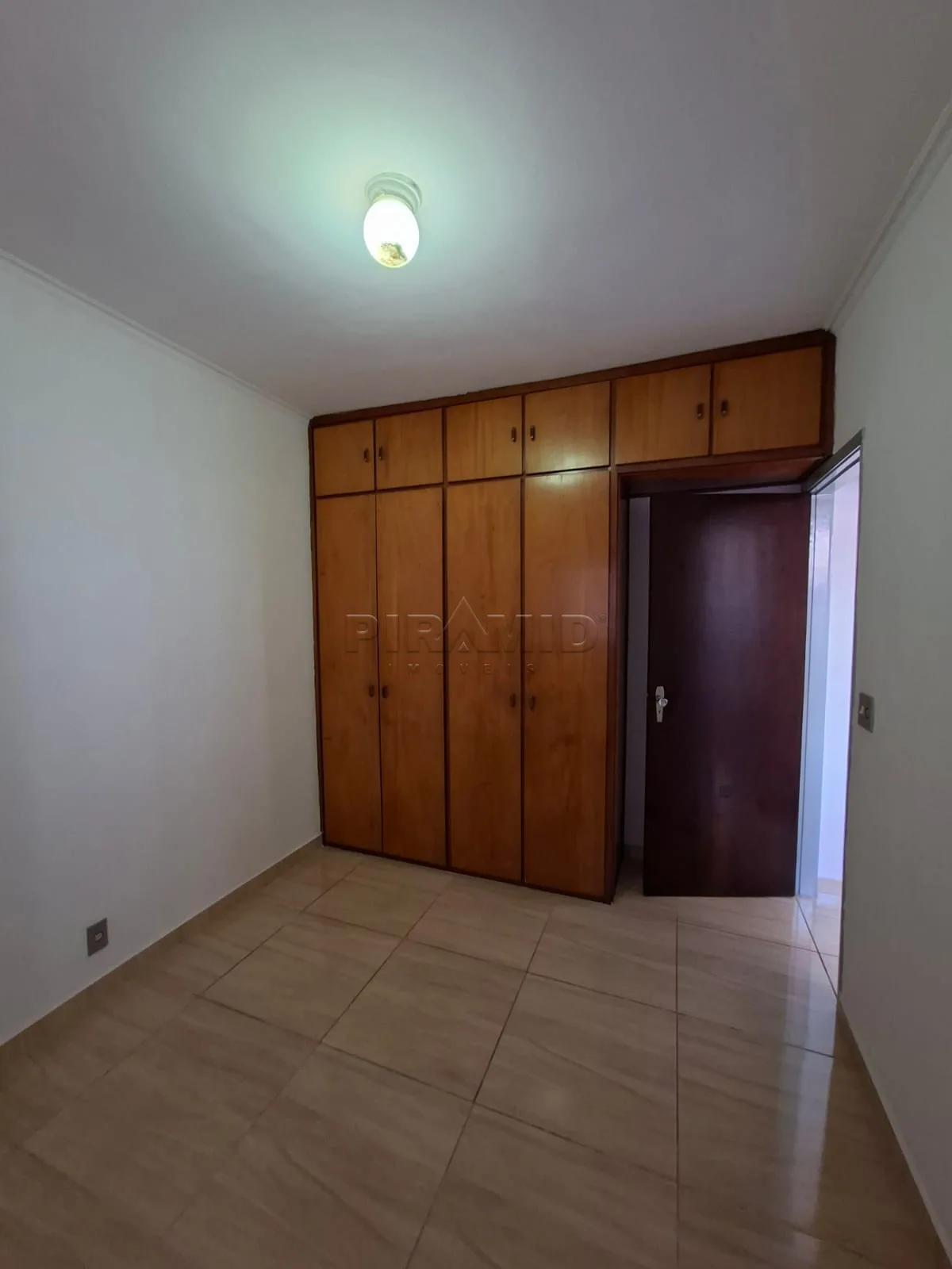 Alugar Casa / Padr&atilde;o em Ribeir&atilde;o Preto R$ 2.100,00 - Foto 19