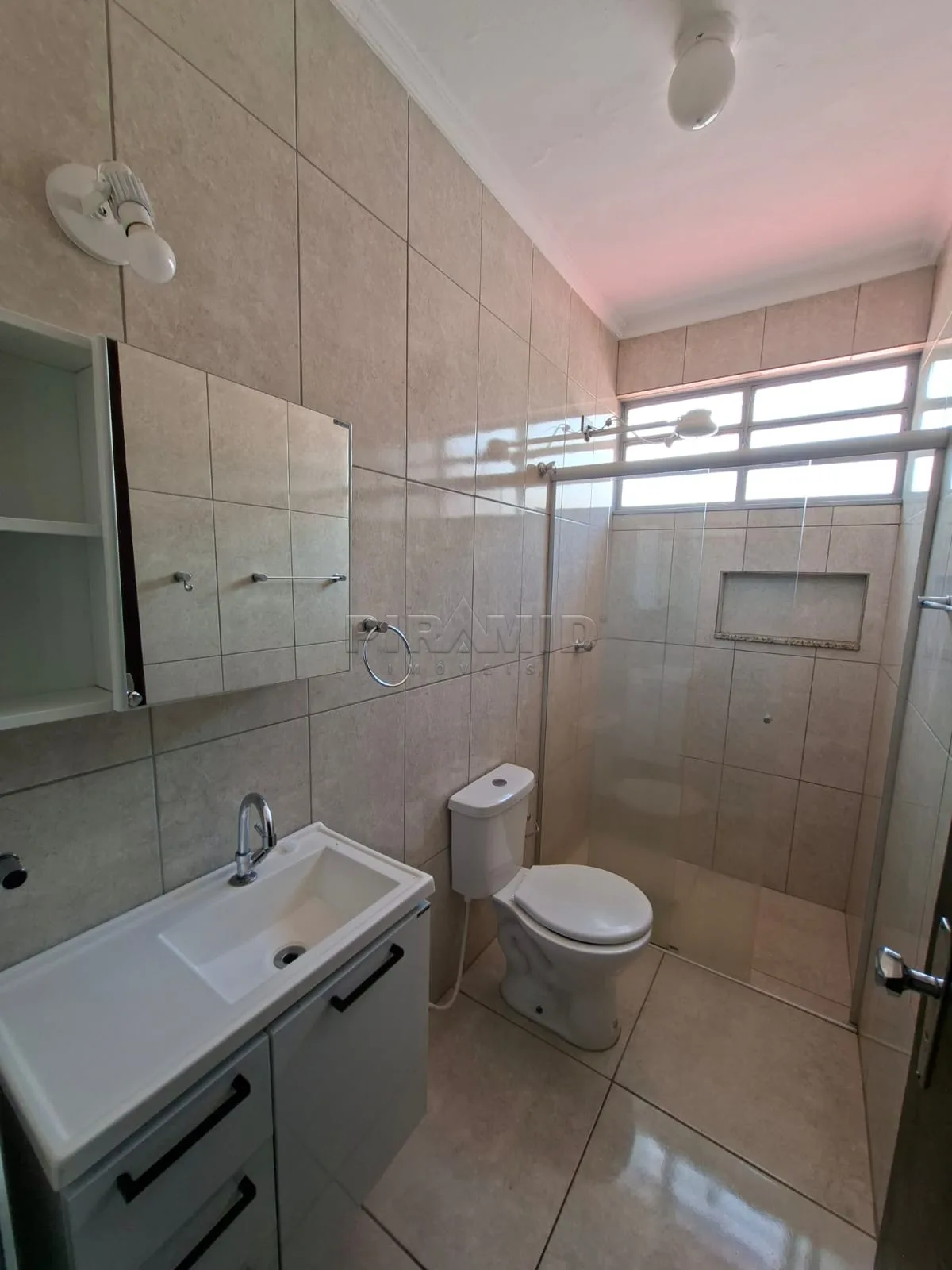 Alugar Casa / Padr&atilde;o em Ribeir&atilde;o Preto R$ 2.100,00 - Foto 22