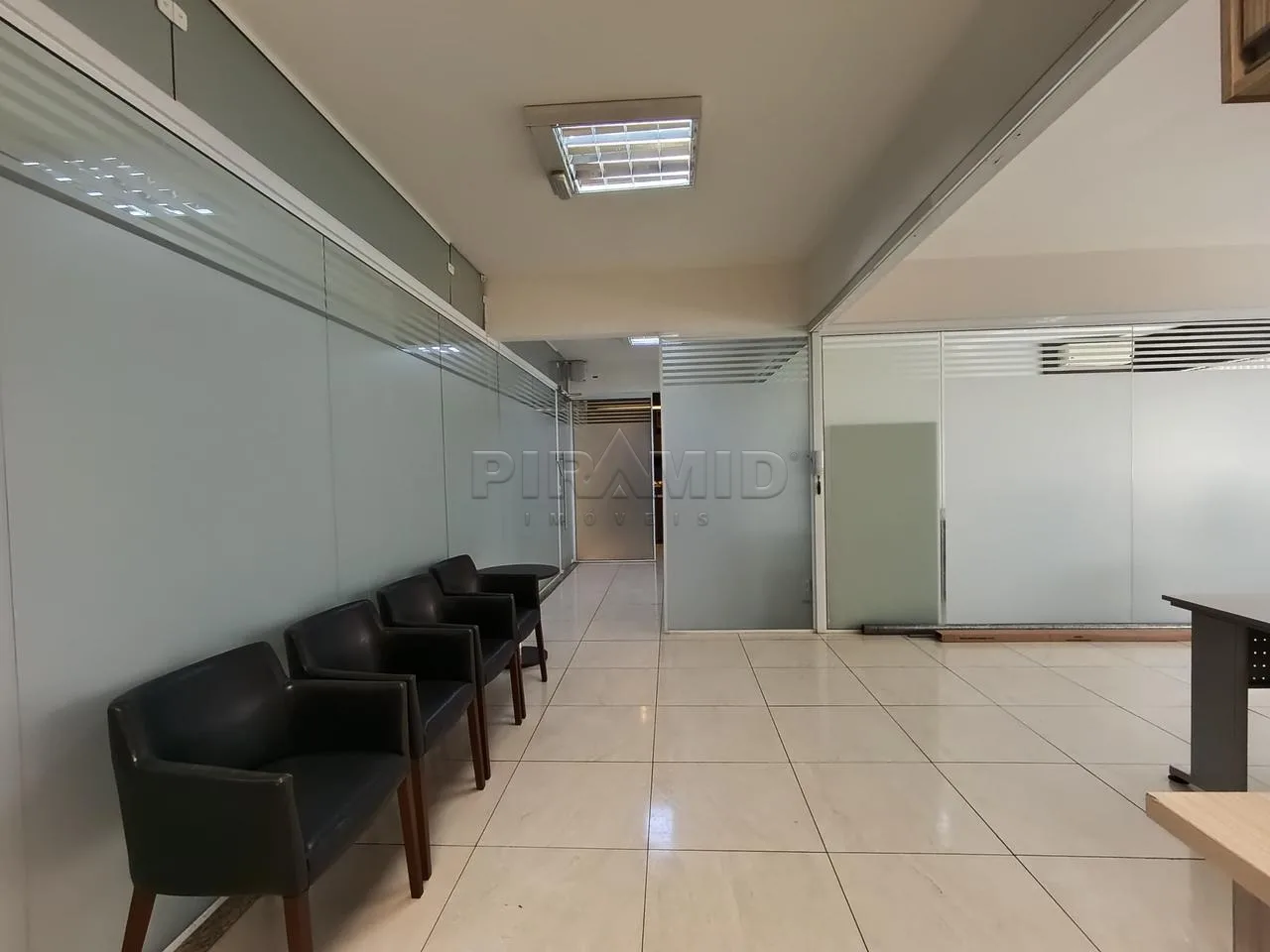 Alugar Comercial / Sala em Ribeir&atilde;o Preto R$ 4.950,00 - Foto 1