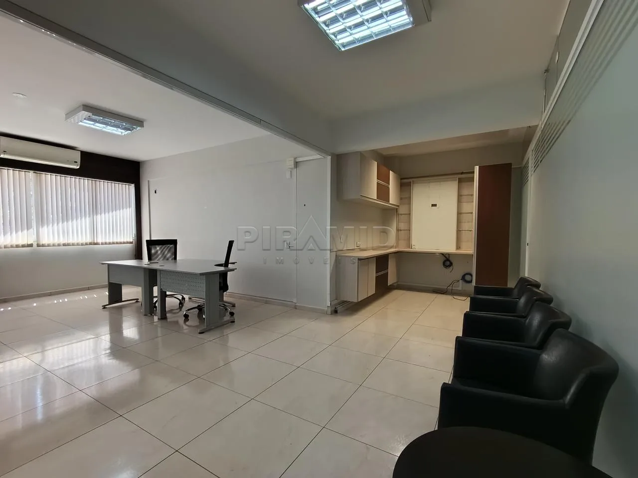 Alugar Comercial / Sala em Ribeir&atilde;o Preto R$ 4.950,00 - Foto 2