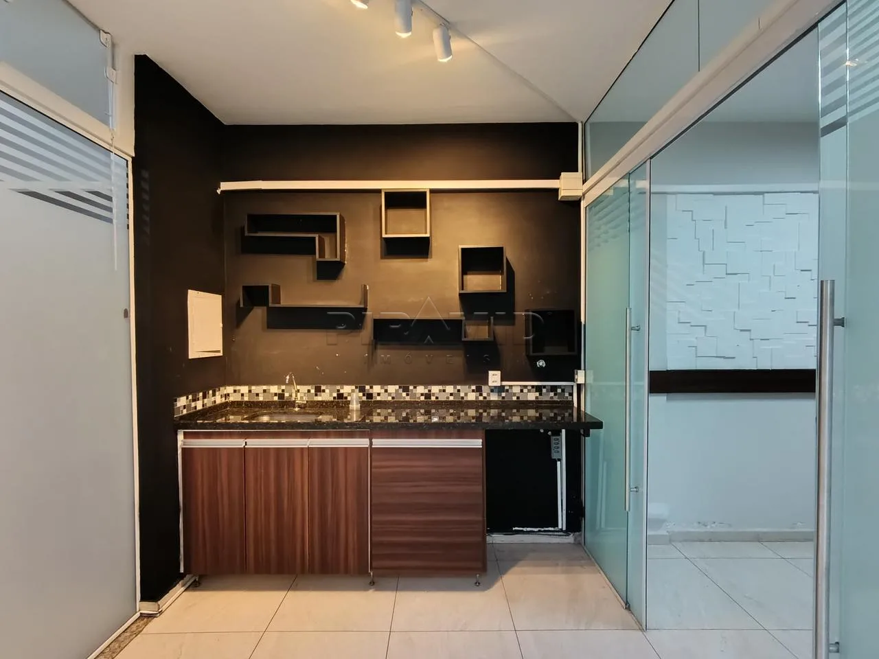 Alugar Comercial / Sala em Ribeir&atilde;o Preto R$ 4.950,00 - Foto 3