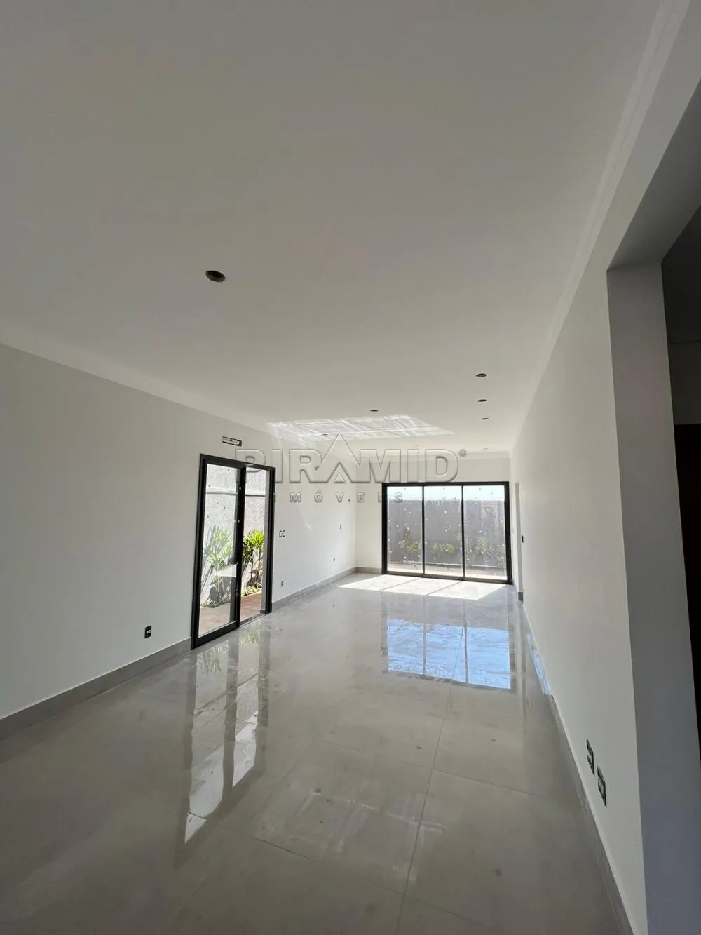 Alugar Casa / Condom&iacute;nio em Bonfim Paulista R$ 5.500,00 - Foto 2