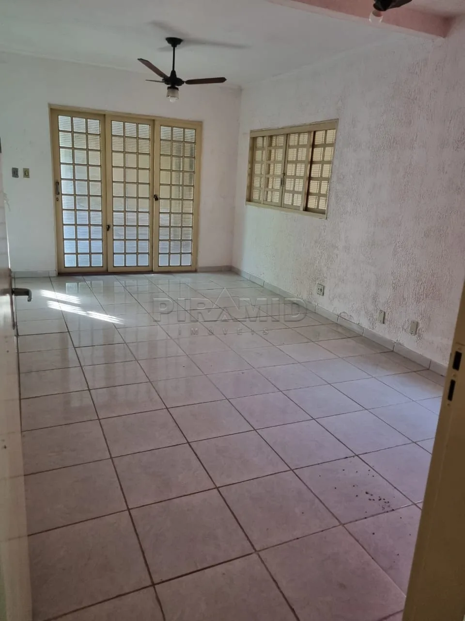 Comprar Casa / Padr&atilde;o em Ribeir&atilde;o Preto R$ 308.000,00 - Foto 4