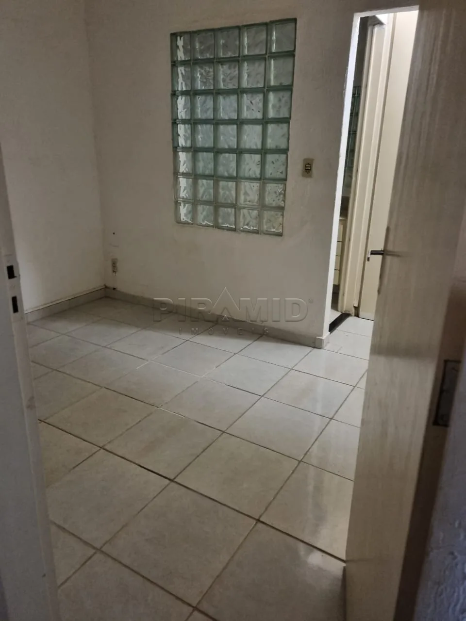 Comprar Casa / Padr&atilde;o em Ribeir&atilde;o Preto R$ 308.000,00 - Foto 6
