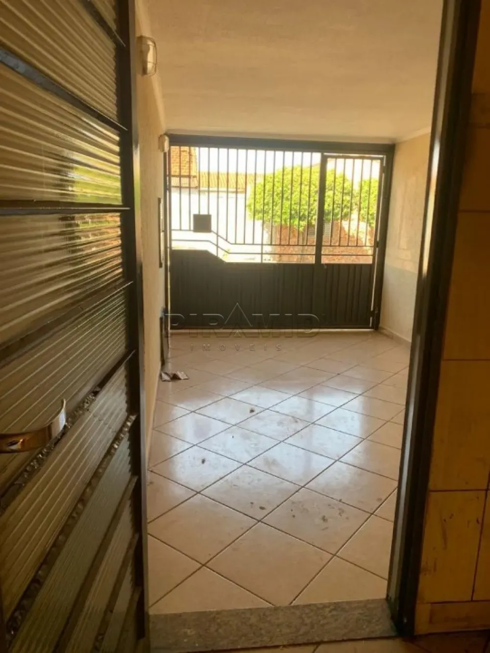 Alugar Casa / Padr&atilde;o em Ribeir&atilde;o Preto R$ 1.400,00 - Foto 1
