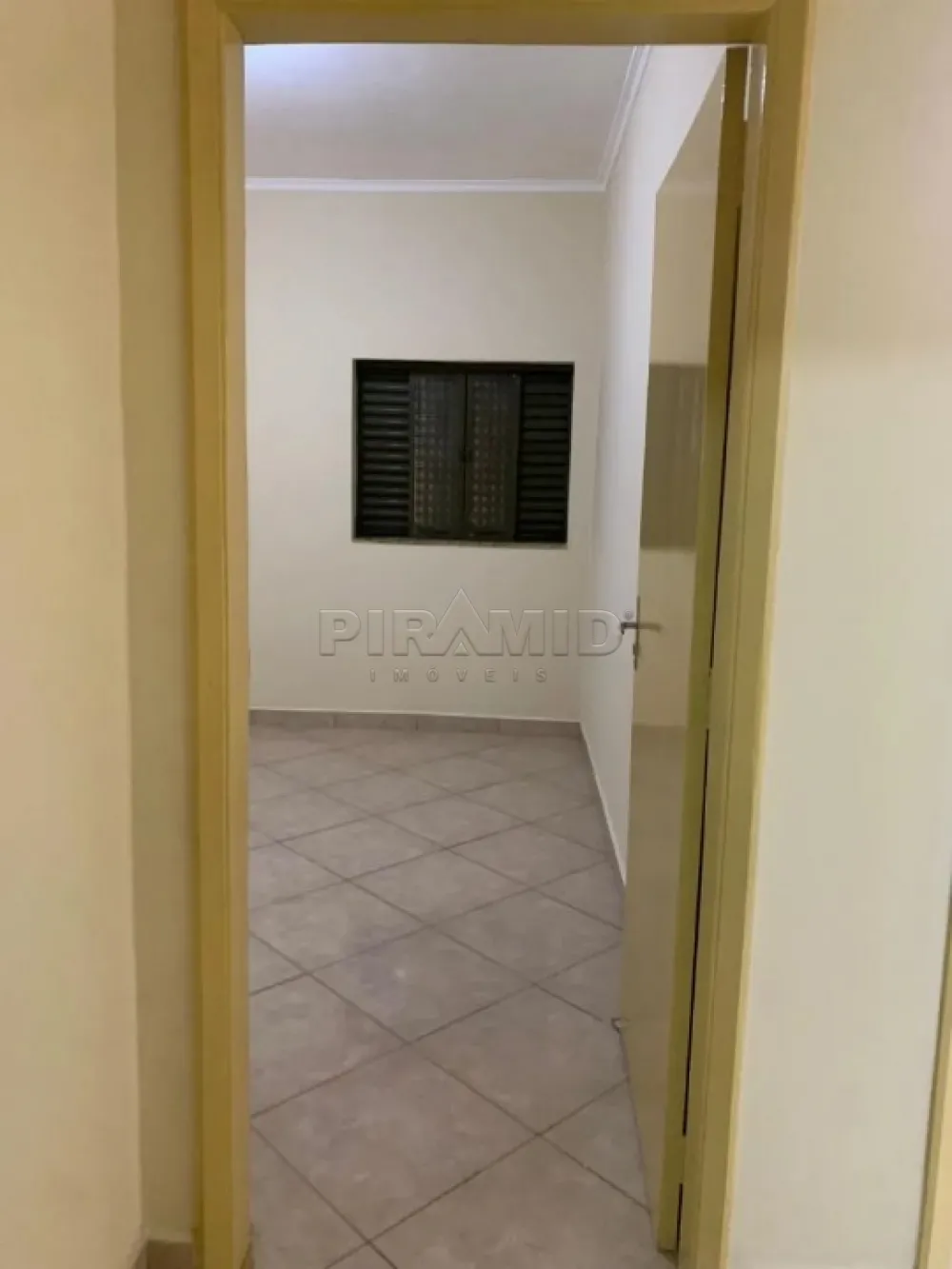 Alugar Casa / Padr&atilde;o em Ribeir&atilde;o Preto R$ 1.400,00 - Foto 9