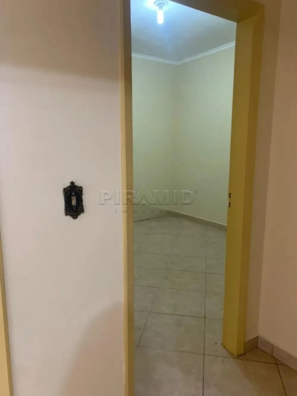 Alugar Casa / Padr&atilde;o em Ribeir&atilde;o Preto R$ 1.400,00 - Foto 13