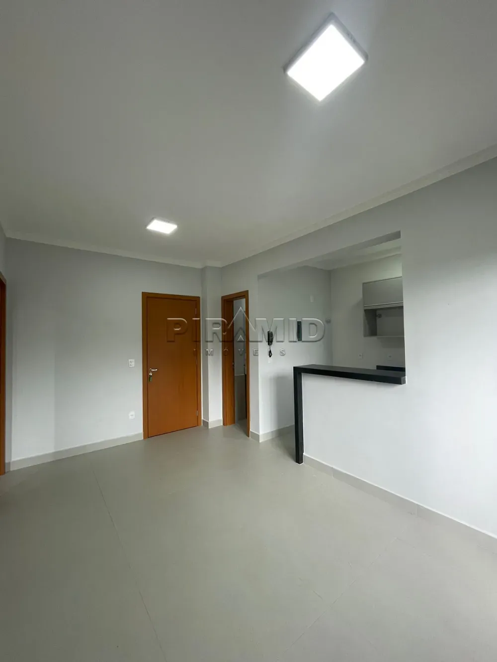 Alugar Apartamento / Padr&atilde;o em Ribeir&atilde;o Preto R$ 1.700,00 - Foto 2