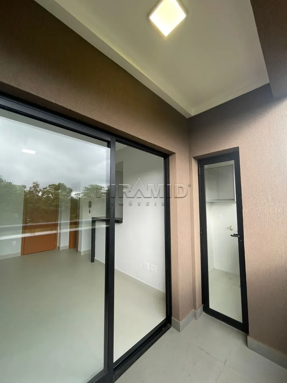 Alugar Apartamento / Padr&atilde;o em Ribeir&atilde;o Preto R$ 1.700,00 - Foto 7