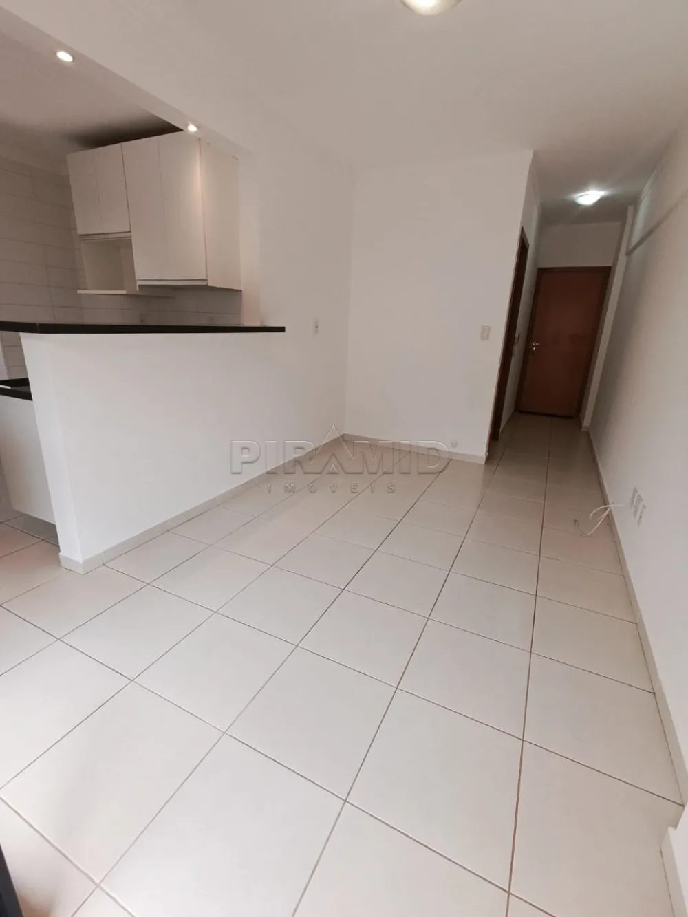 Alugar Apartamento / Padr&atilde;o em Ribeir&atilde;o Preto R$ 1.500,00 - Foto 2