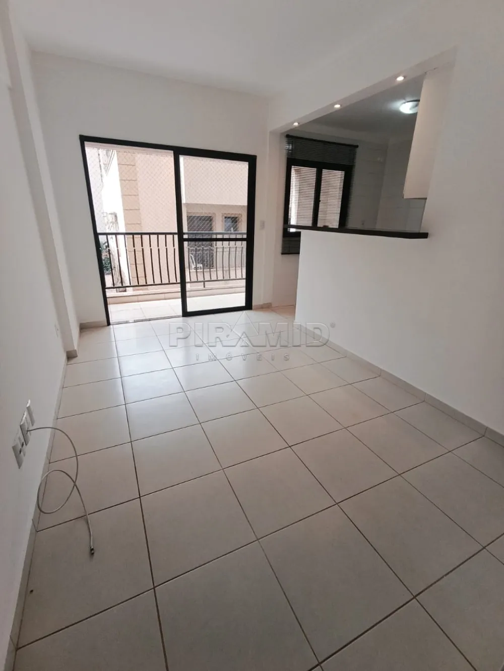 Alugar Apartamento / Padr&atilde;o em Ribeir&atilde;o Preto R$ 1.500,00 - Foto 1