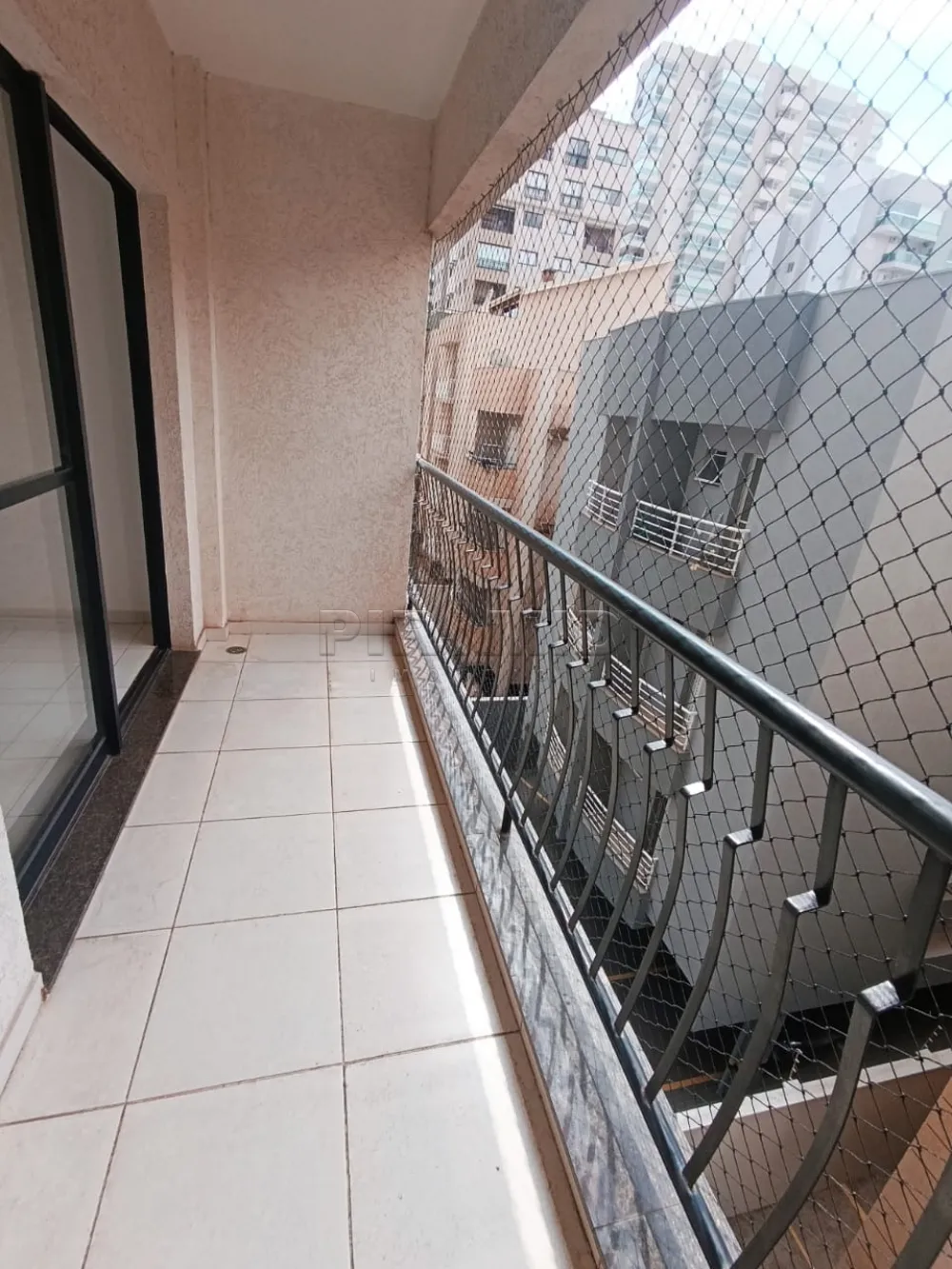 Alugar Apartamento / Padr&atilde;o em Ribeir&atilde;o Preto R$ 1.500,00 - Foto 4