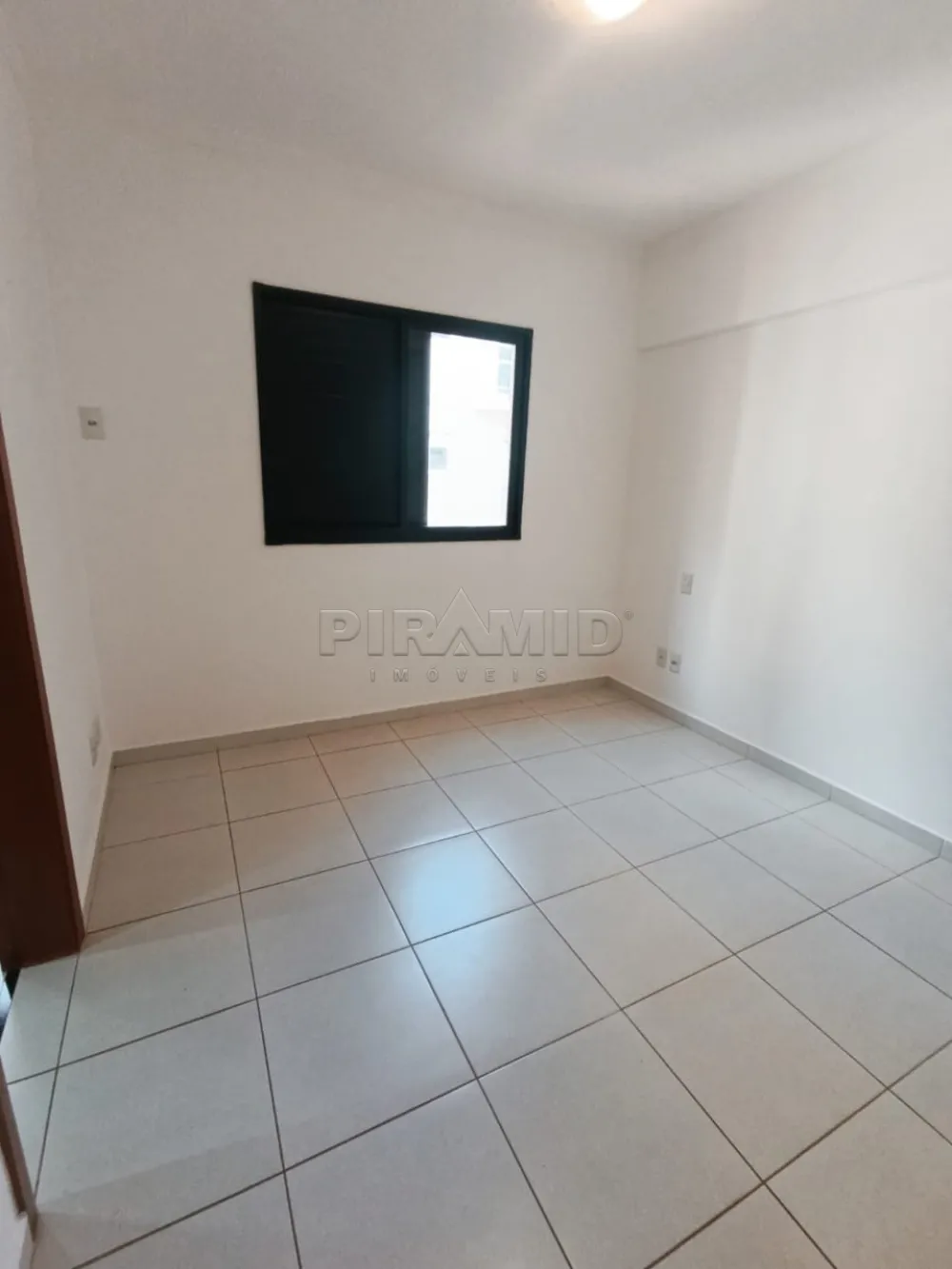 Alugar Apartamento / Padr&atilde;o em Ribeir&atilde;o Preto R$ 1.500,00 - Foto 5