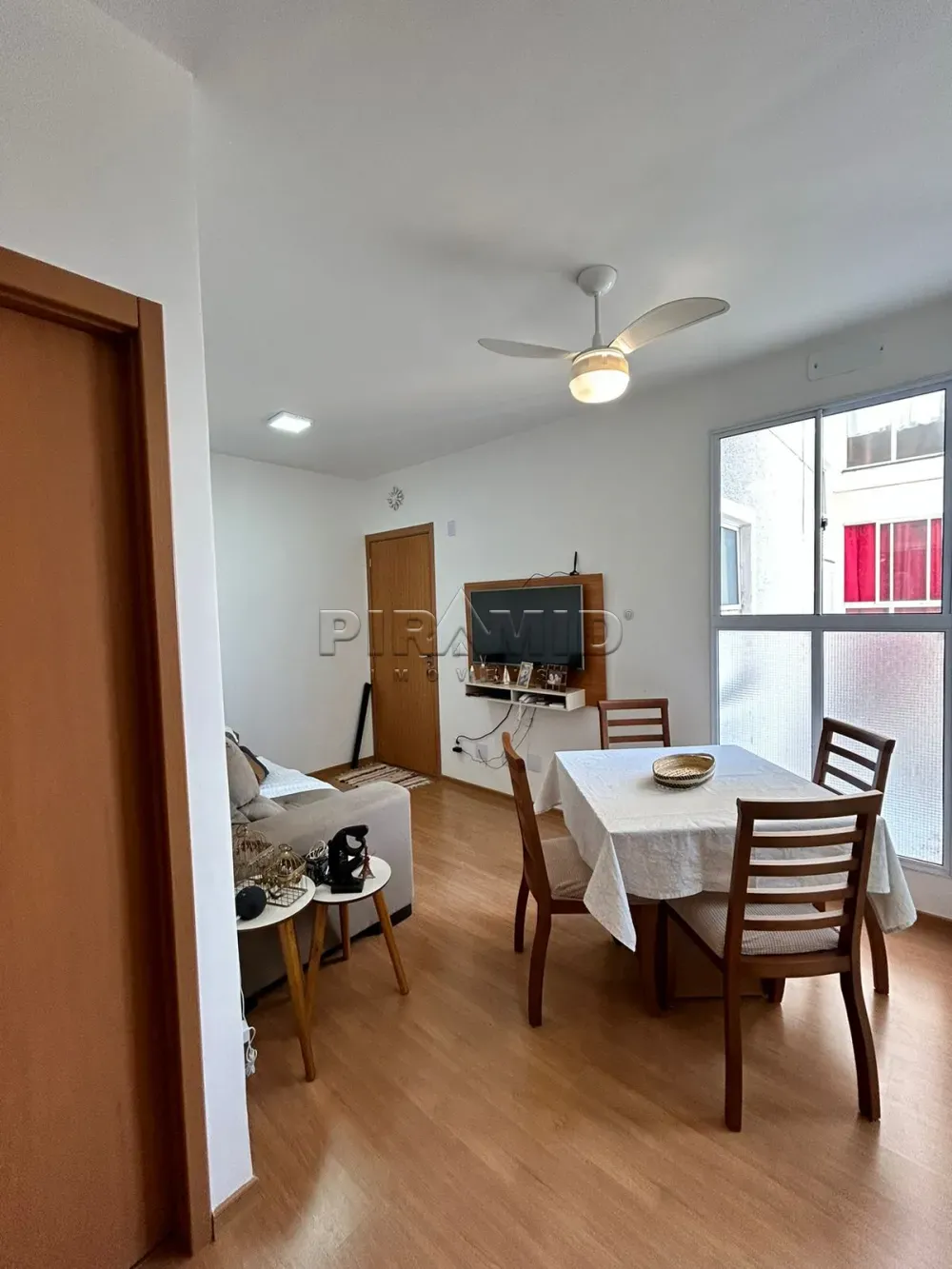 Alugar Apartamento / Padr&atilde;o em Ribeir&atilde;o Preto R$ 900,00 - Foto 3