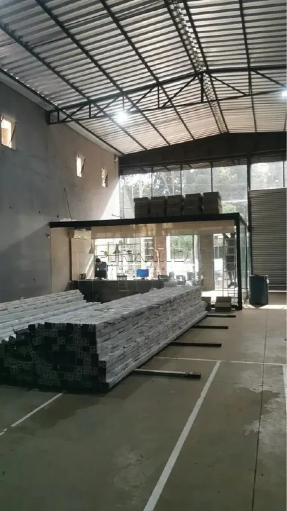 Alugar Comercial / Sal&atilde;o em Ribeir&atilde;o Preto R$ 6.000,00 - Foto 1