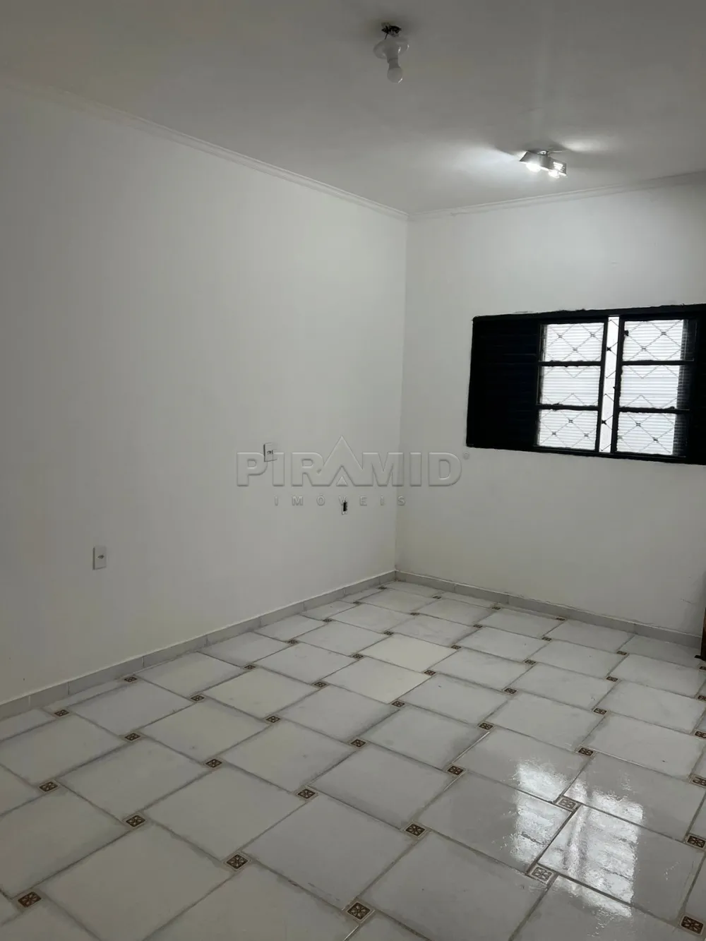 Comprar Casa / Padr&atilde;o em Ribeir&atilde;o Preto R$ 300.000,00 - Foto 4