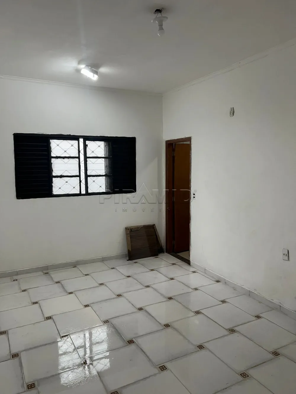 Comprar Casa / Padr&atilde;o em Ribeir&atilde;o Preto R$ 300.000,00 - Foto 5