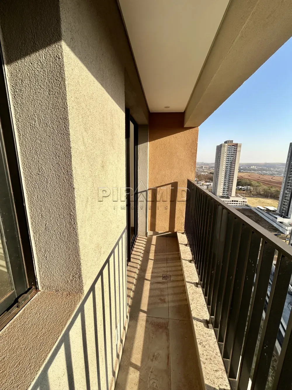 Alugar Apartamento / Padr&atilde;o em Ribeir&atilde;o Preto R$ 2.500,00 - Foto 4