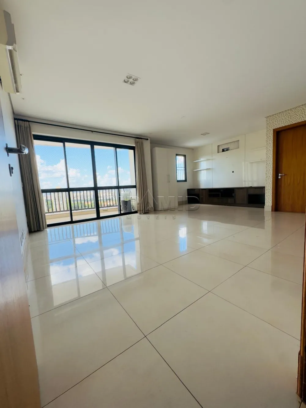 Alugar Apartamento / Padr&atilde;o em Ribeir&atilde;o Preto R$ 3.800,00 - Foto 1