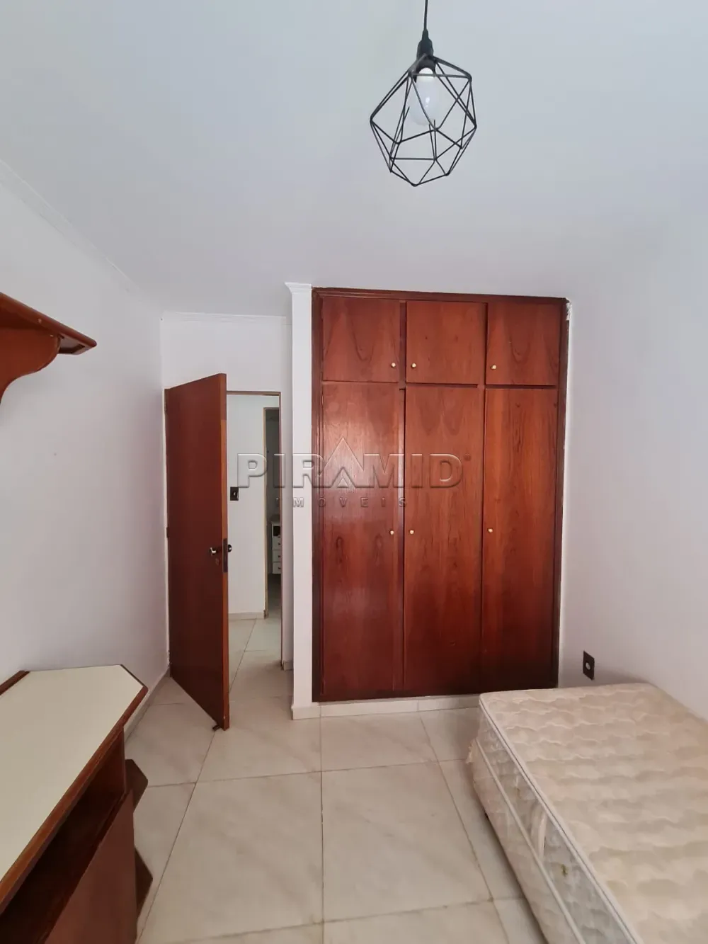 Alugar Apartamento / Padr&atilde;o em Ribeir&atilde;o Preto R$ 2.000,00 - Foto 3