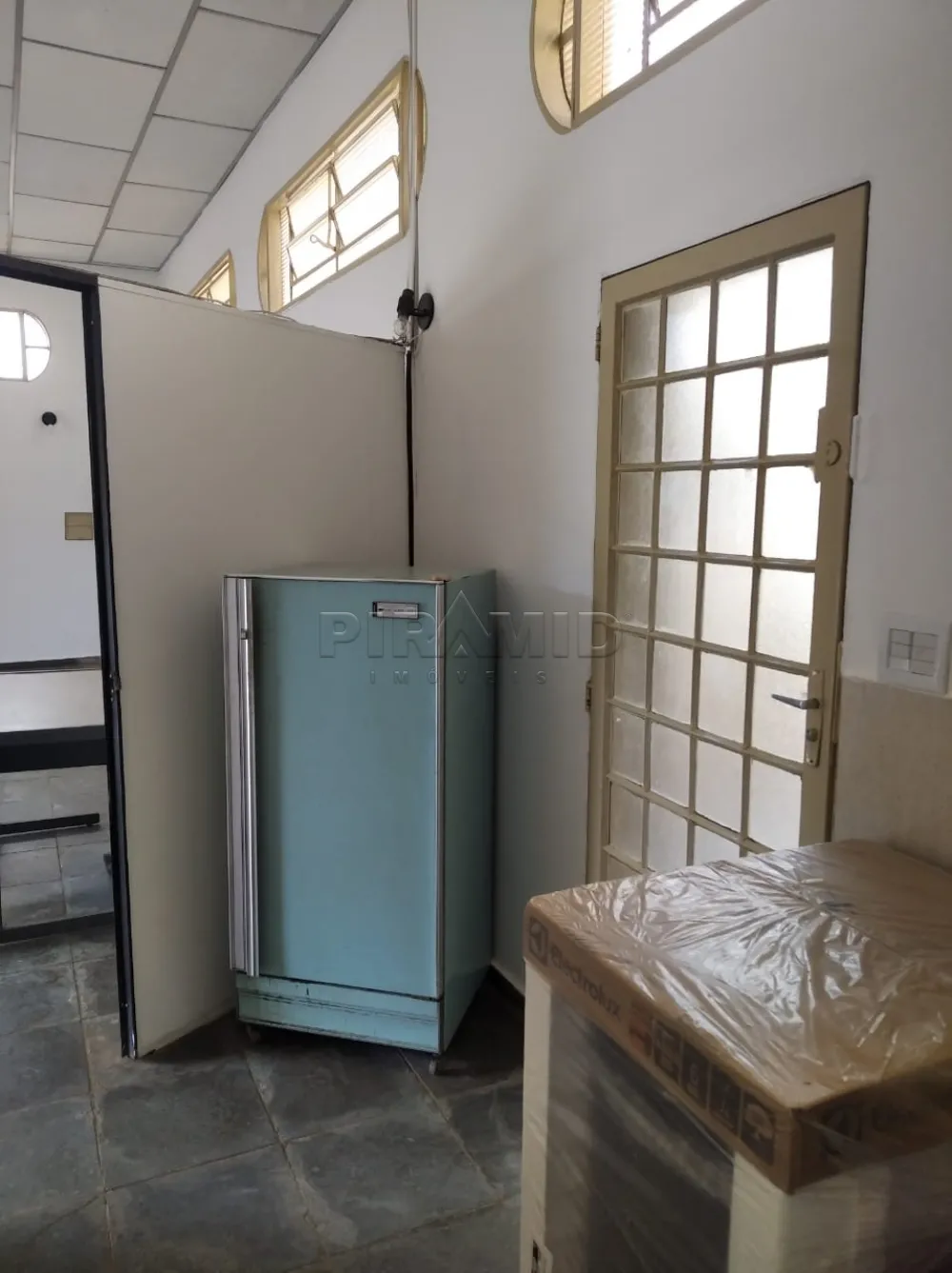 Alugar Comercial / Sal&atilde;o em Ribeir&atilde;o Preto R$ 2.200,00 - Foto 8