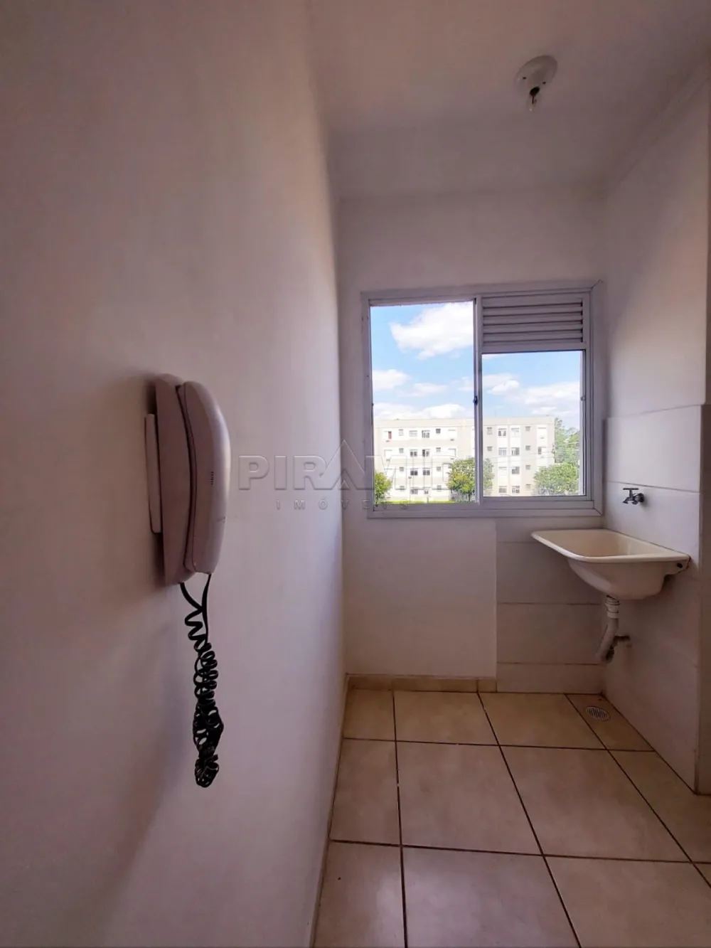 Alugar Apartamento / Padr&atilde;o em Ribeir&atilde;o Preto R$ 600,00 - Foto 15