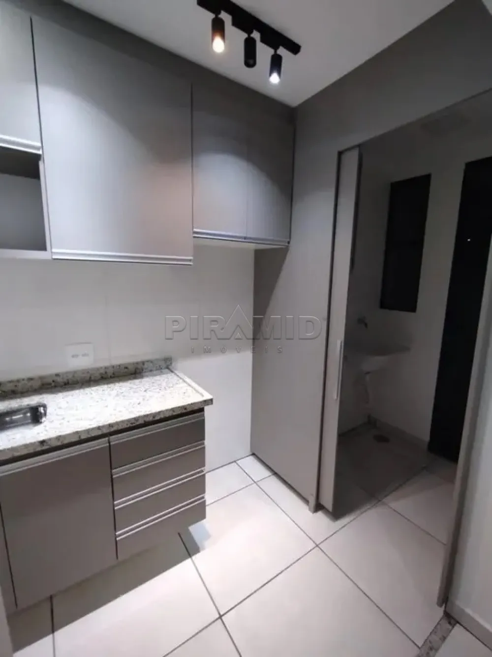 Alugar Apartamento / Padr&atilde;o em Ribeir&atilde;o Preto R$ 2.300,00 - Foto 16