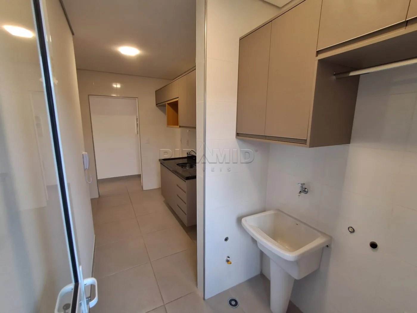 Alugar Apartamento / Padr&atilde;o em Ribeir&atilde;o Preto R$ 2.800,00 - Foto 15