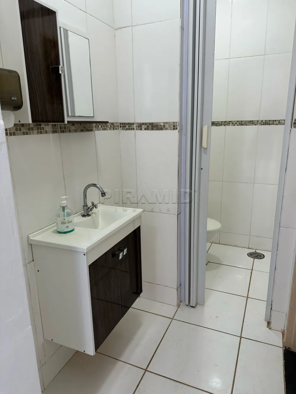 Alugar Comercial / Sal&atilde;o em Ribeir&atilde;o Preto R$ 1.600,00 - Foto 5