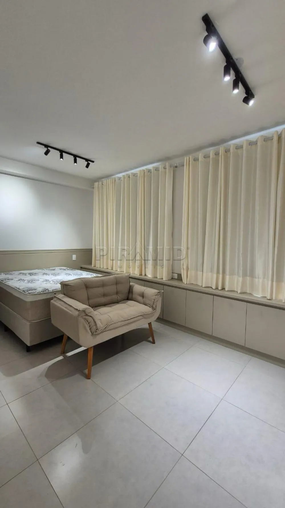 Alugar Apartamento / Padr&atilde;o em Ribeir&atilde;o Preto R$ 2.200,00 - Foto 3