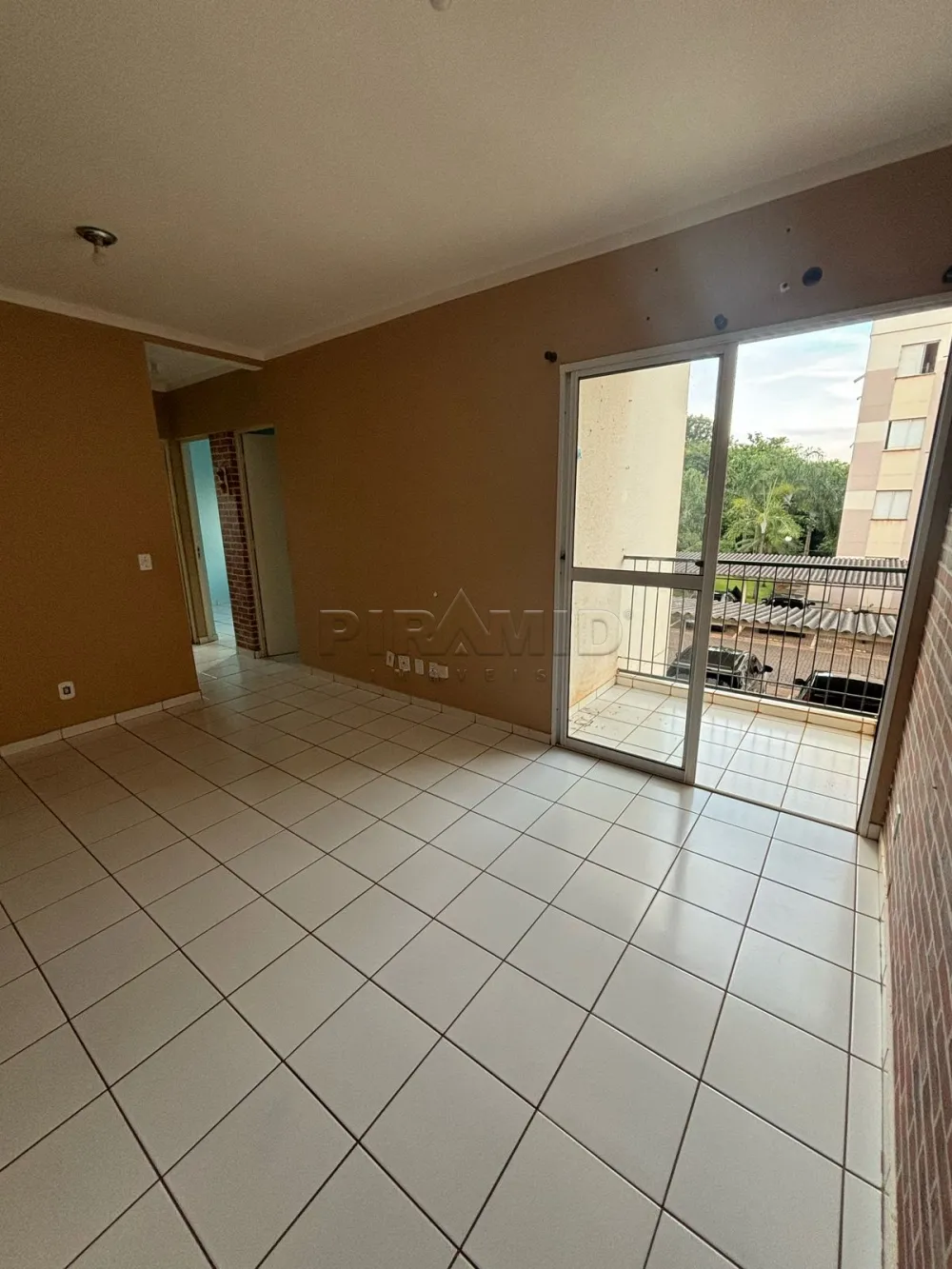 Alugar Apartamento / Padr&atilde;o em Ribeir&atilde;o Preto R$ 700,00 - Foto 1