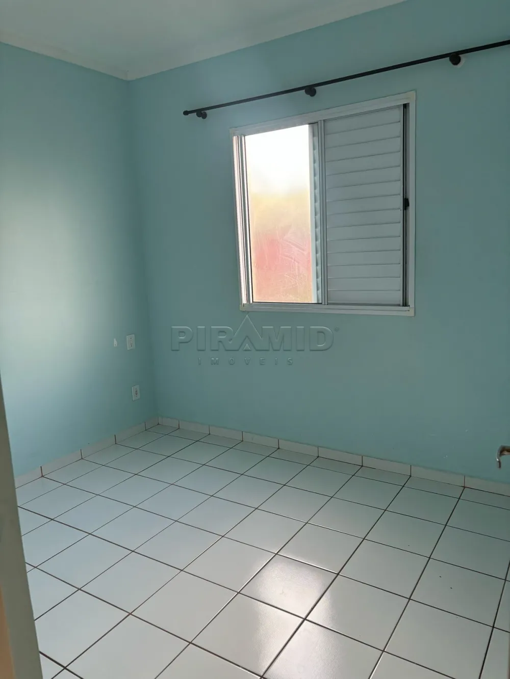 Alugar Apartamento / Padr&atilde;o em Ribeir&atilde;o Preto R$ 700,00 - Foto 3