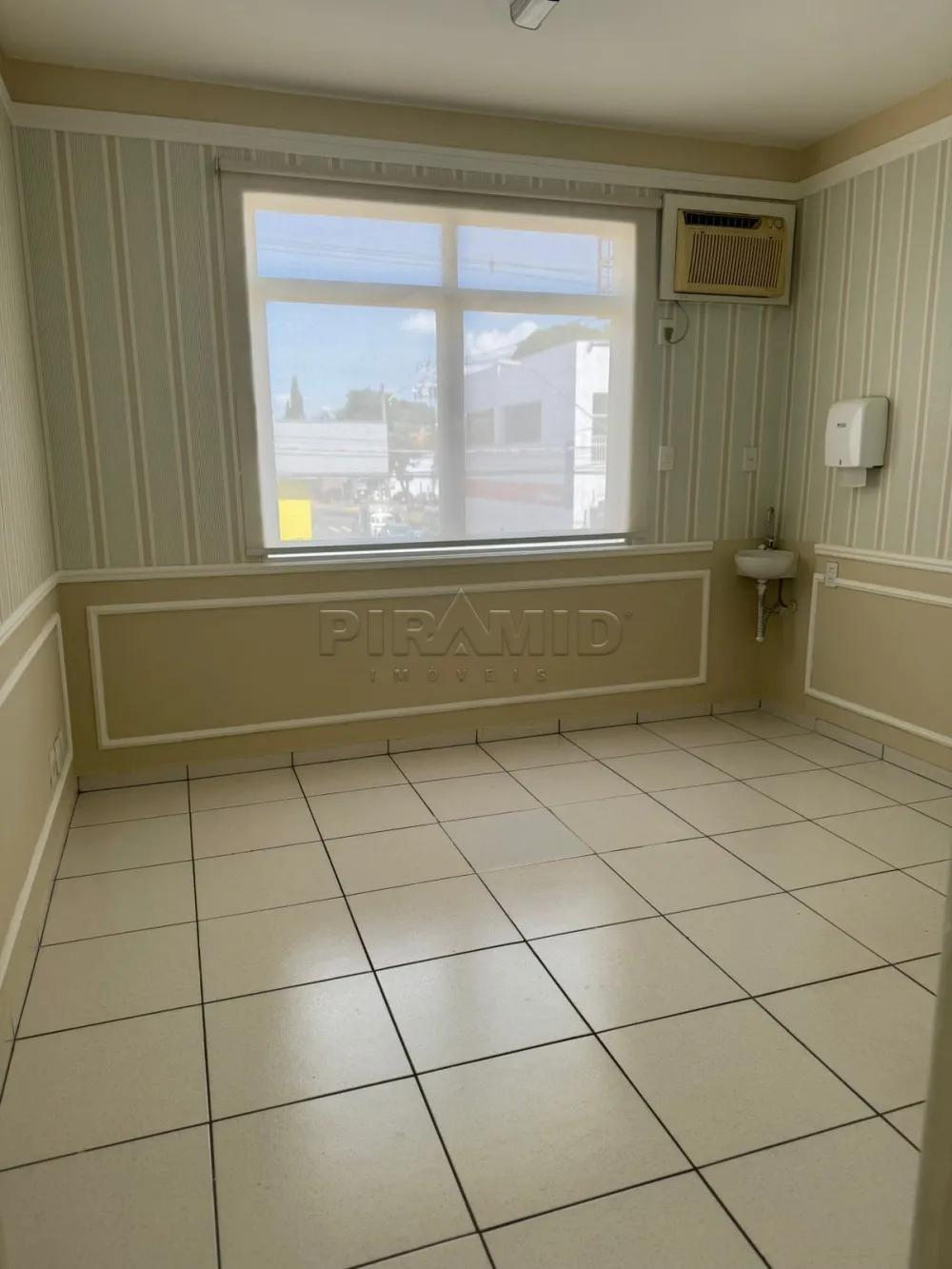 Alugar Comercial / Sala em Ribeir&atilde;o Preto R$ 1.600,00 - Foto 1