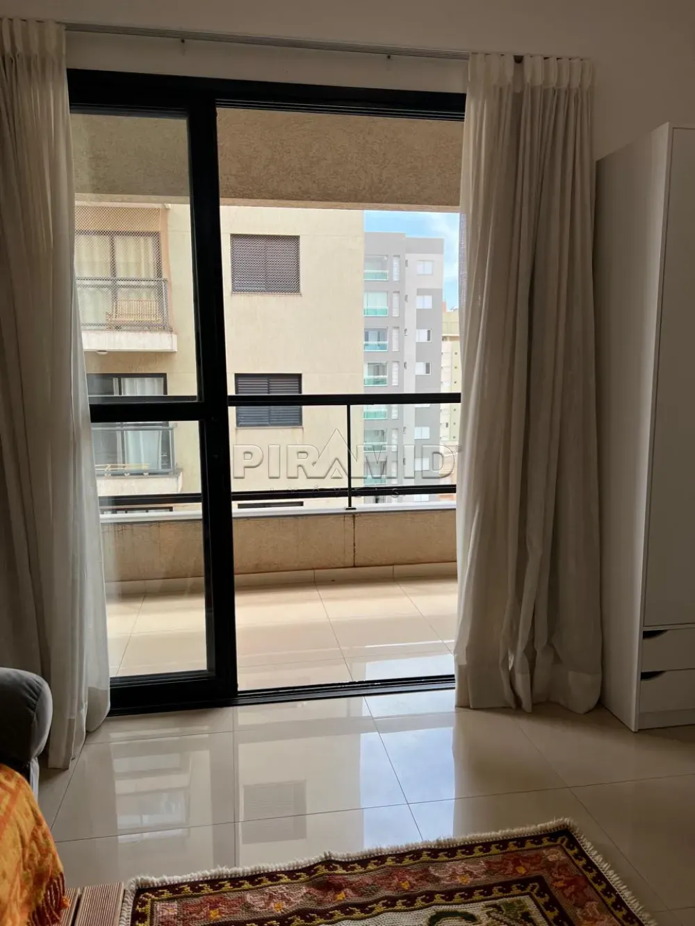 Alugar Apartamento / Kitchnet em Ribeir&atilde;o Preto R$ 1.400,00 - Foto 2