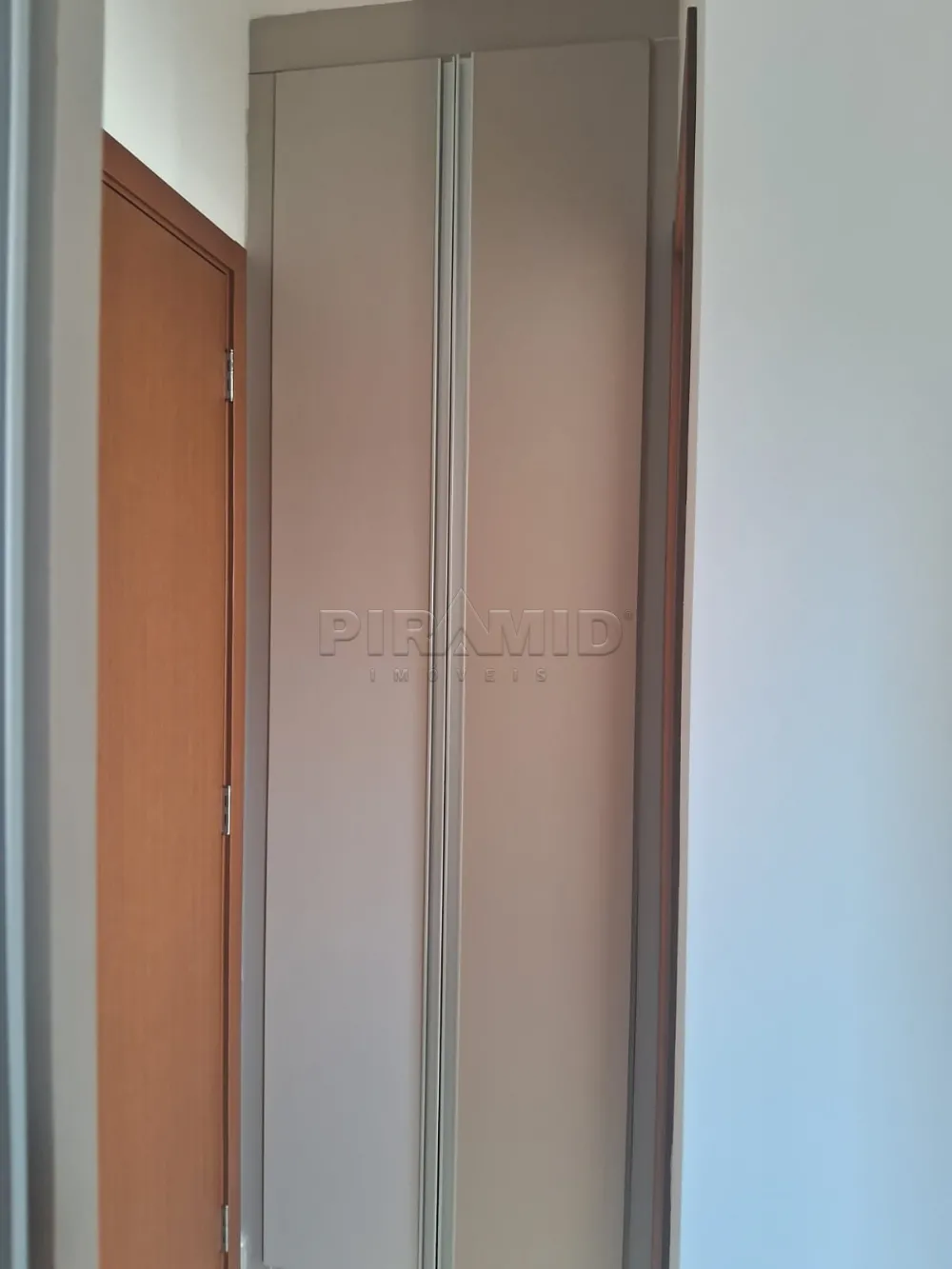 Alugar Apartamento / Padr&atilde;o em Ribeir&atilde;o Preto R$ 1.700,00 - Foto 9