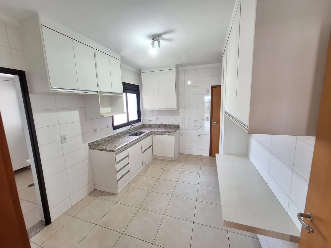 Alugar Apartamento / Padr&atilde;o em Ribeir&atilde;o Preto R$ 4.600,00 - Foto 22