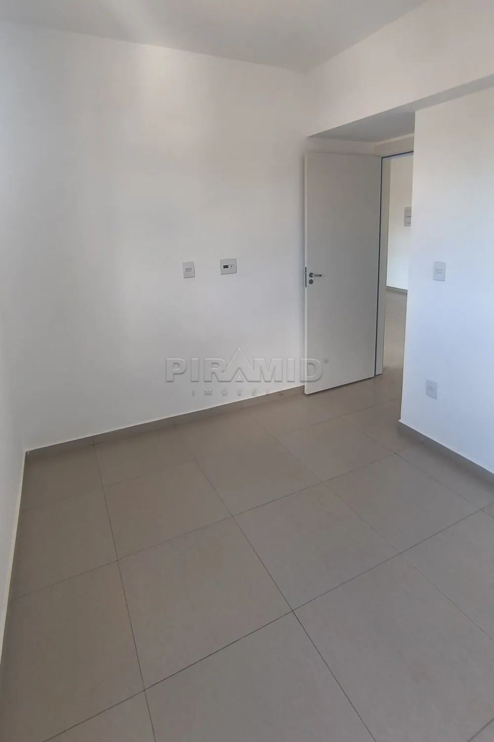 Alugar Apartamento / Padr&atilde;o em Ribeir&atilde;o Preto R$ 1.150,00 - Foto 10