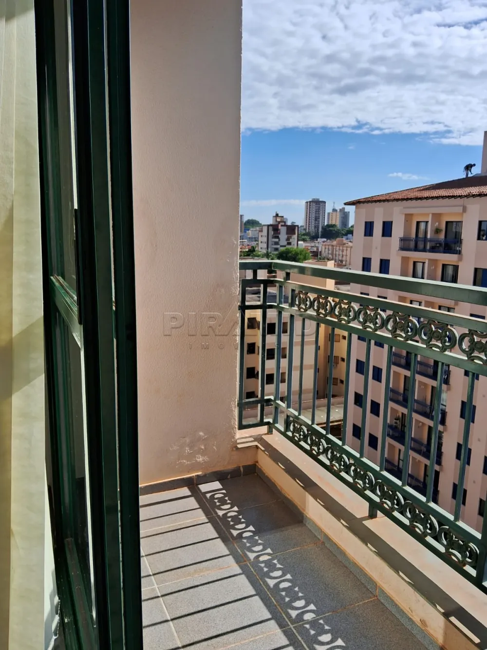 Alugar Apartamento / Padr&atilde;o em Ribeir&atilde;o Preto R$ 1.800,00 - Foto 3