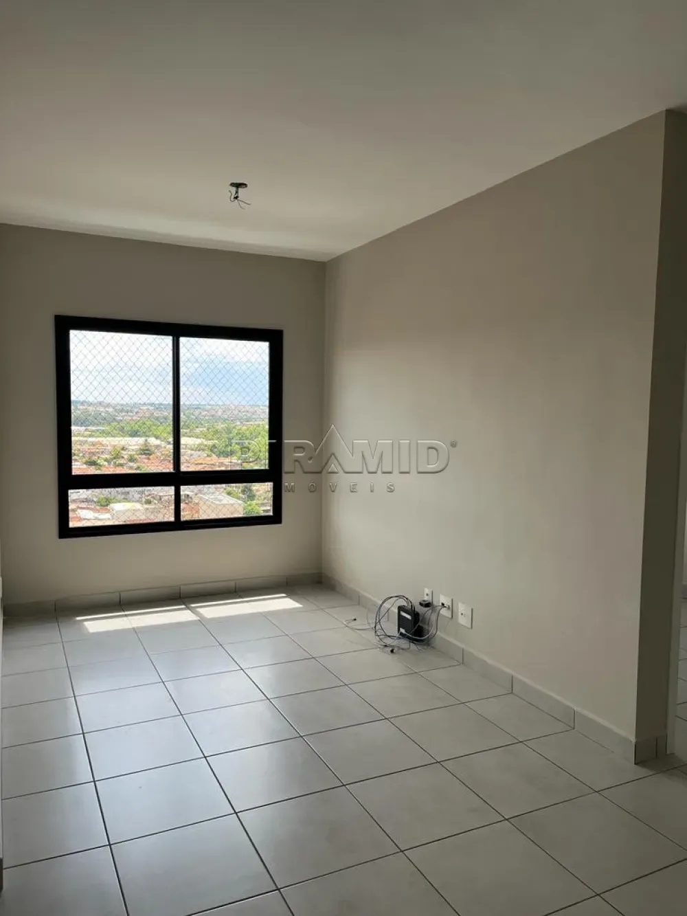 Alugar Apartamento / Padr&atilde;o em Ribeir&atilde;o Preto R$ 1.500,00 - Foto 1