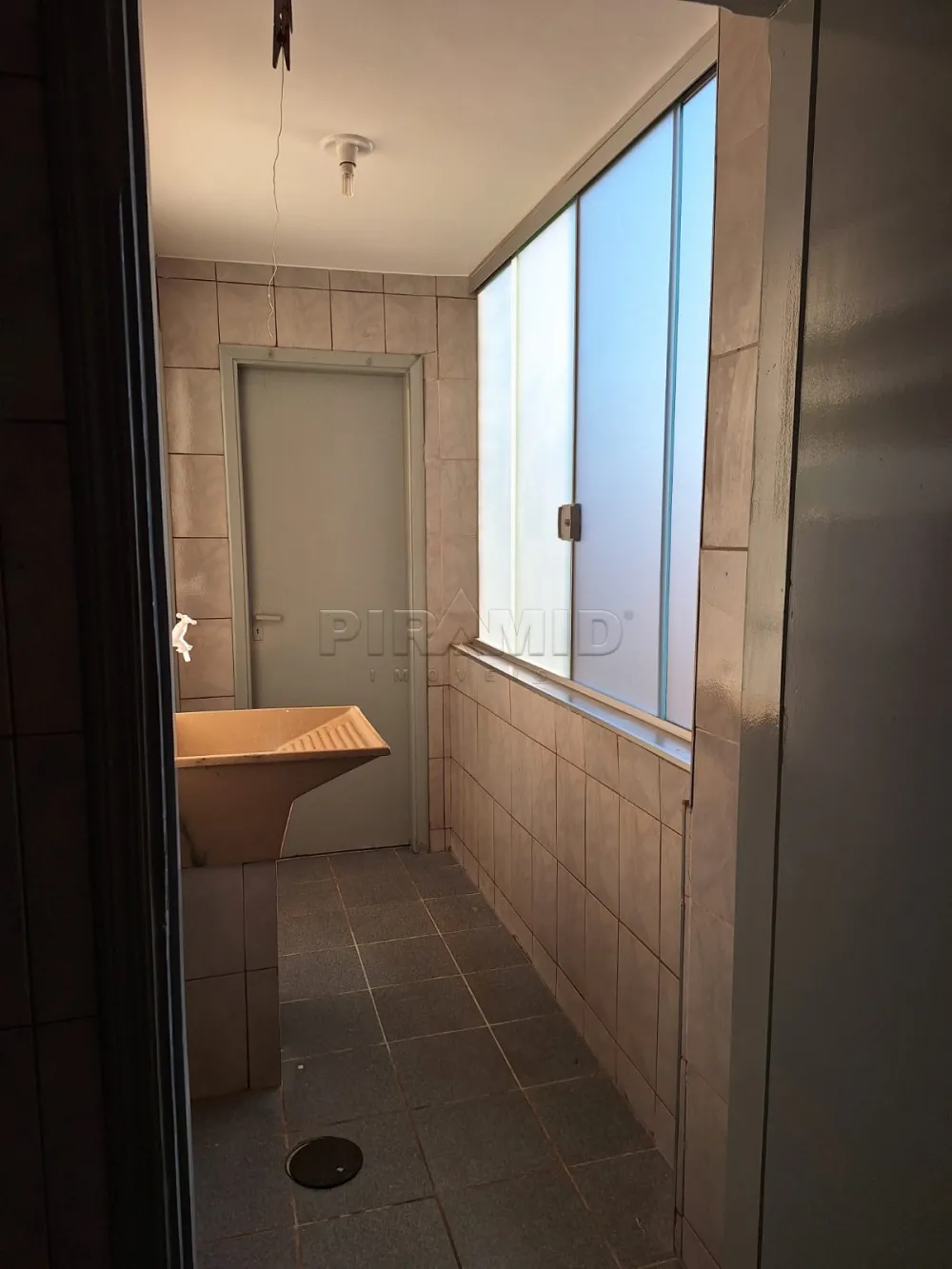 Alugar Apartamento / Padr&atilde;o em Ribeir&atilde;o Preto R$ 1.550,00 - Foto 17