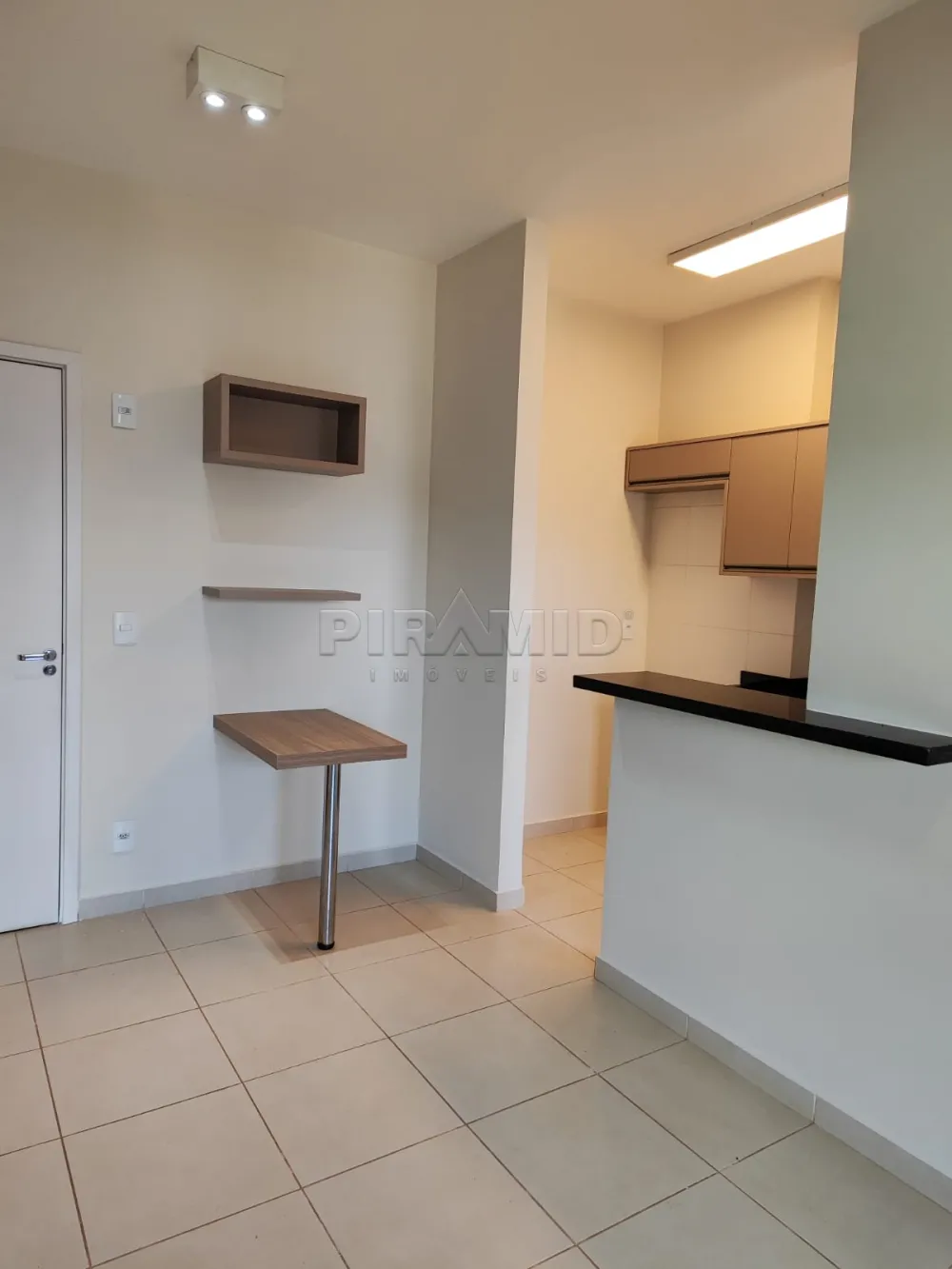 Alugar Apartamento / Padr&atilde;o em Ribeir&atilde;o Preto R$ 2.200,00 - Foto 2